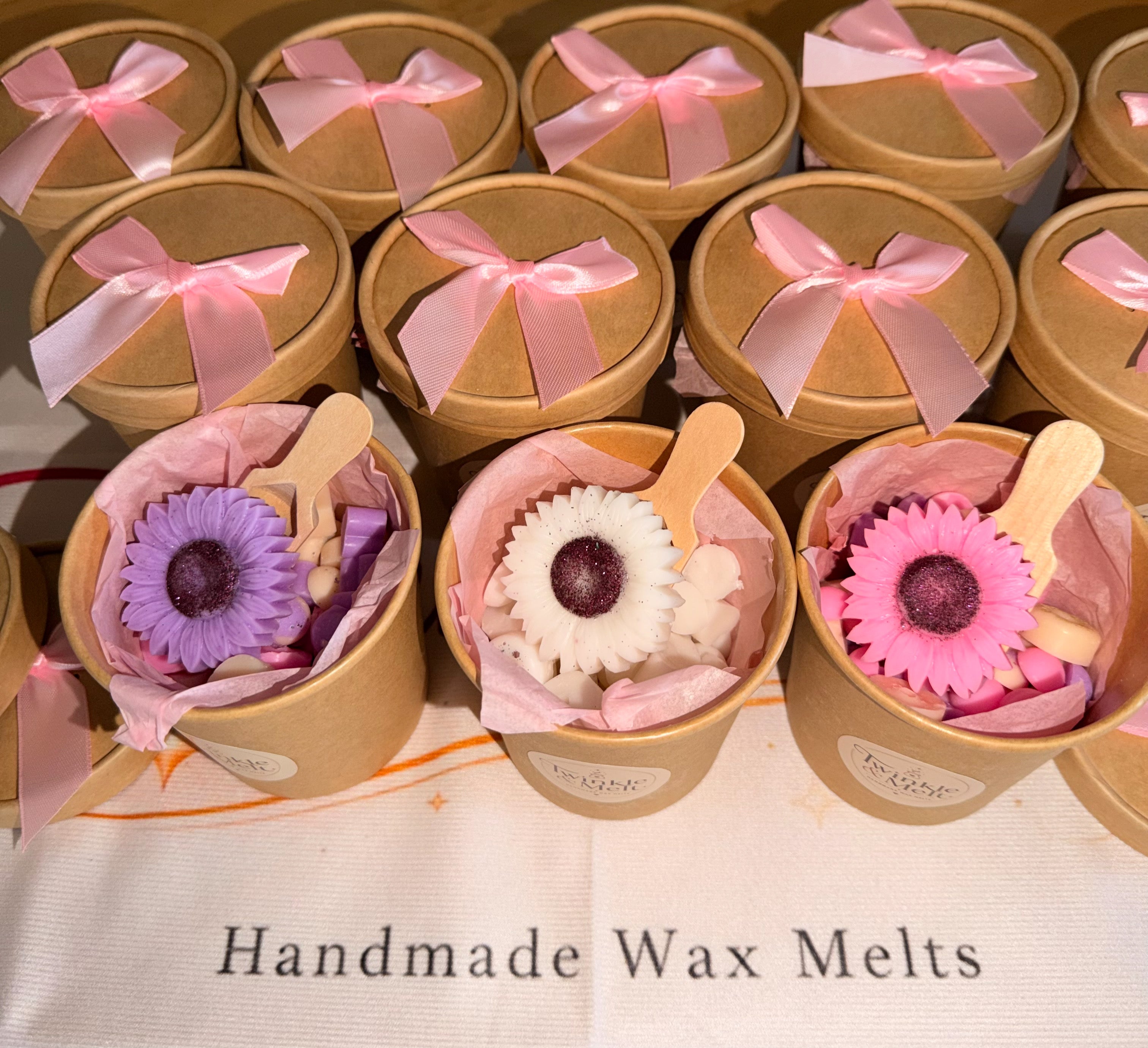 Mini Scoopable Melts Topped with Wax Melt Sunflower